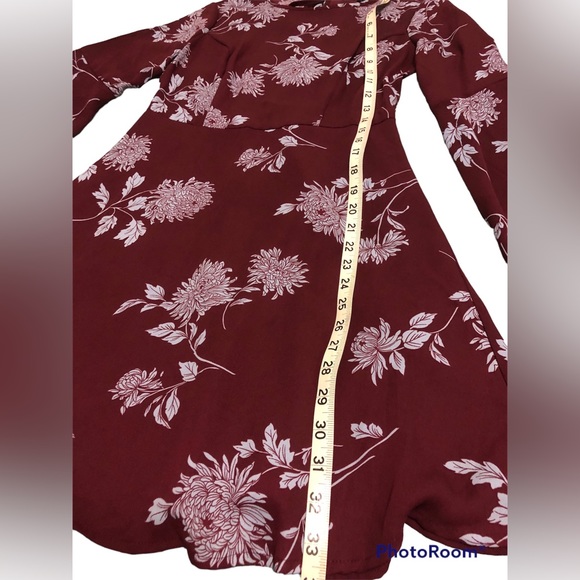 Women's Forever 21 Burgundy Floral Dress - Picture 2 of 7